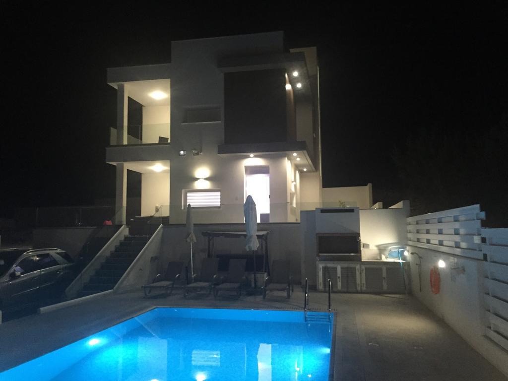 Villa Spathele Paralimni Exteriör bild